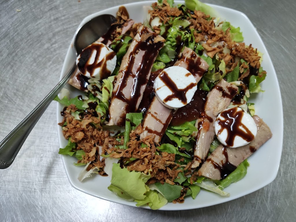 Cafe Bar Benito — Comida y bebida