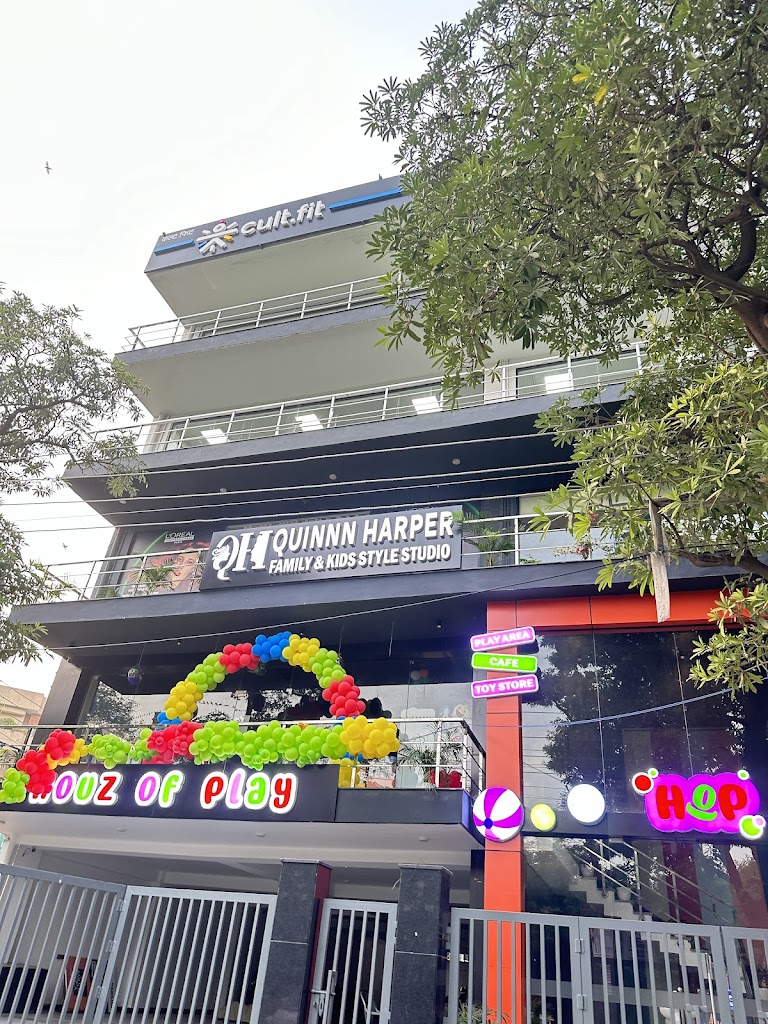 Quinnn Harper Unisex Kids Salon