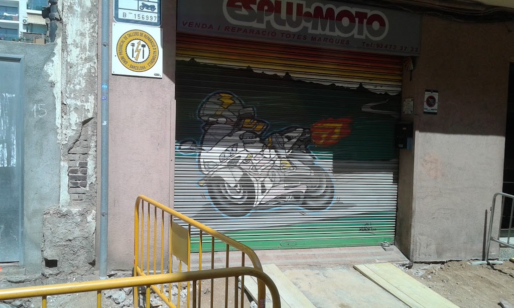 ESPLUMOTO - Taller/Tienda de motos esplugues de llobregat — Exterior