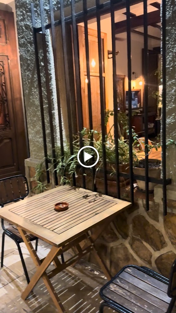 Bar Restaurante La Pedrera. — Videos