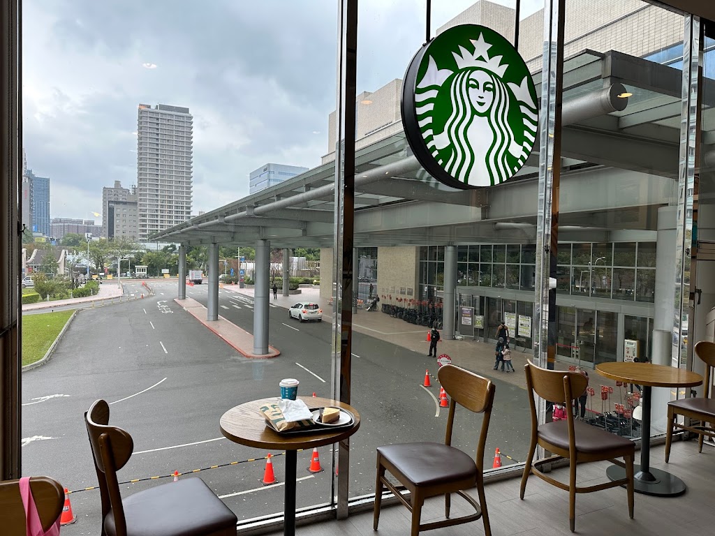 STARBUCKS 星巴克 (亞東門市) 的照片