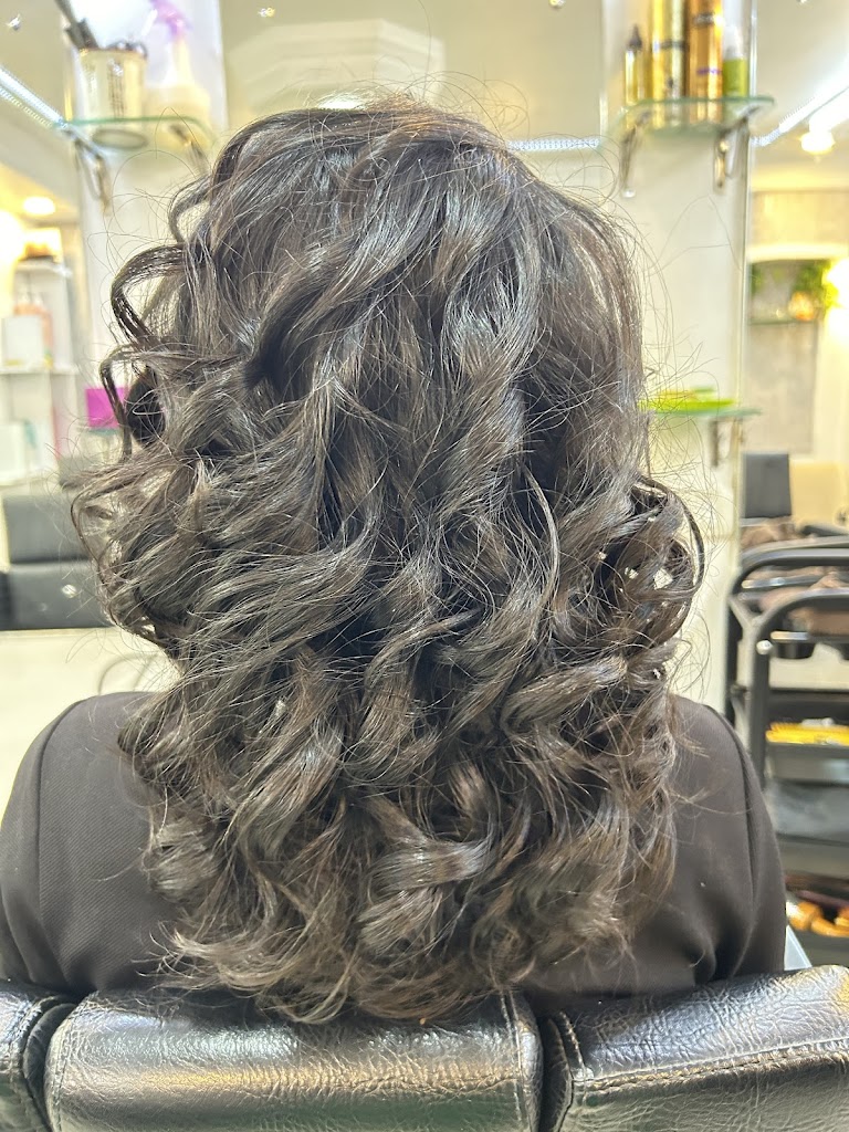 Mary Valentina Studio And Academy