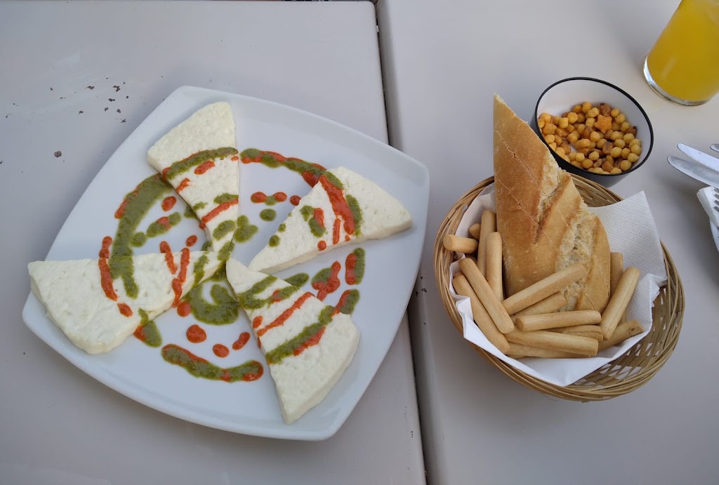 Terraza Tasiri — Comida y bebida