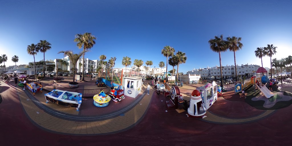 Aparcamiento de Puerto Marina — Street View y 360deg