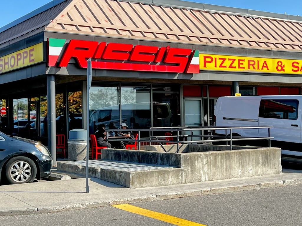 Ricci's Pizzeria & Sandwich Shoppe in Woodbridge