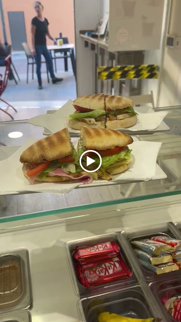 Delicies Creperia Cornella — Videos