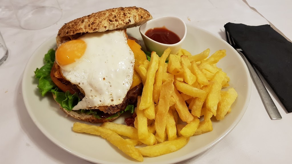 Elketa Jatetxea — Comida y bebida