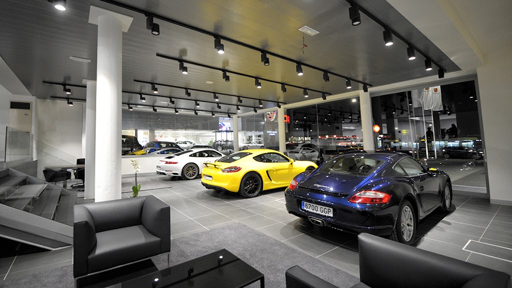 Centro Porsche A Coruna — Interior