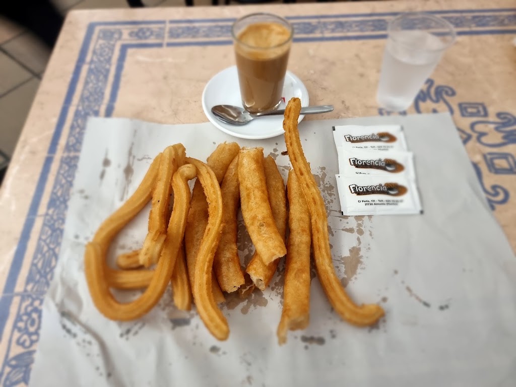 Cafeteria churreria Florencia — Comida y bebida