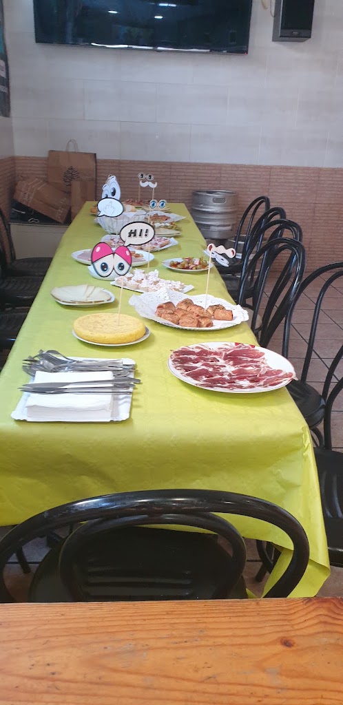 Bar Arana roja — Comida y bebida