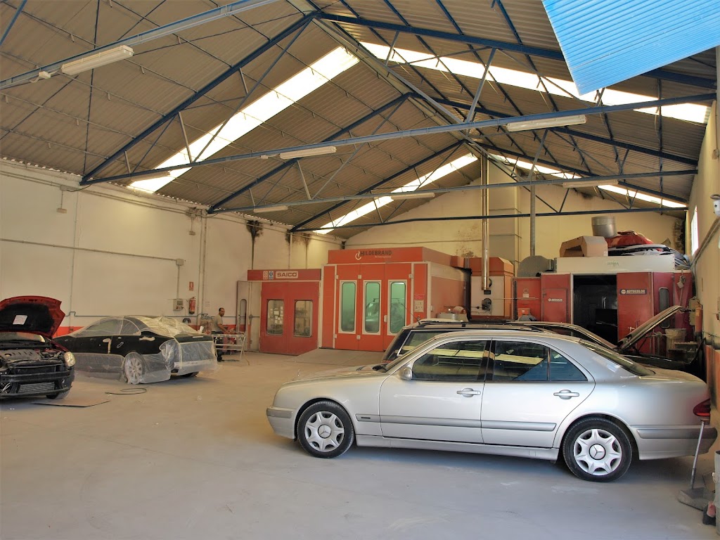 TALLER DE CHAPA Y PINTURA EN NAVALMORAL DE LA MATA ROBLES GOMEZ