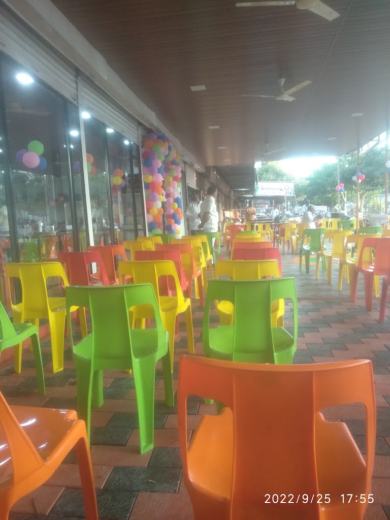 Hotel Kamat Shreyash Pure Veg Restaurant
