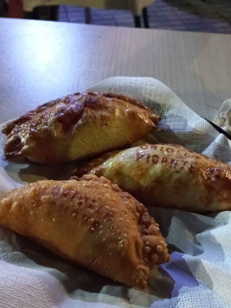 Cambalache — Comida y bebida