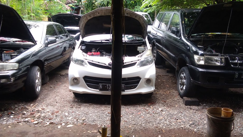 BENGKEL MOBIL PAK YUL