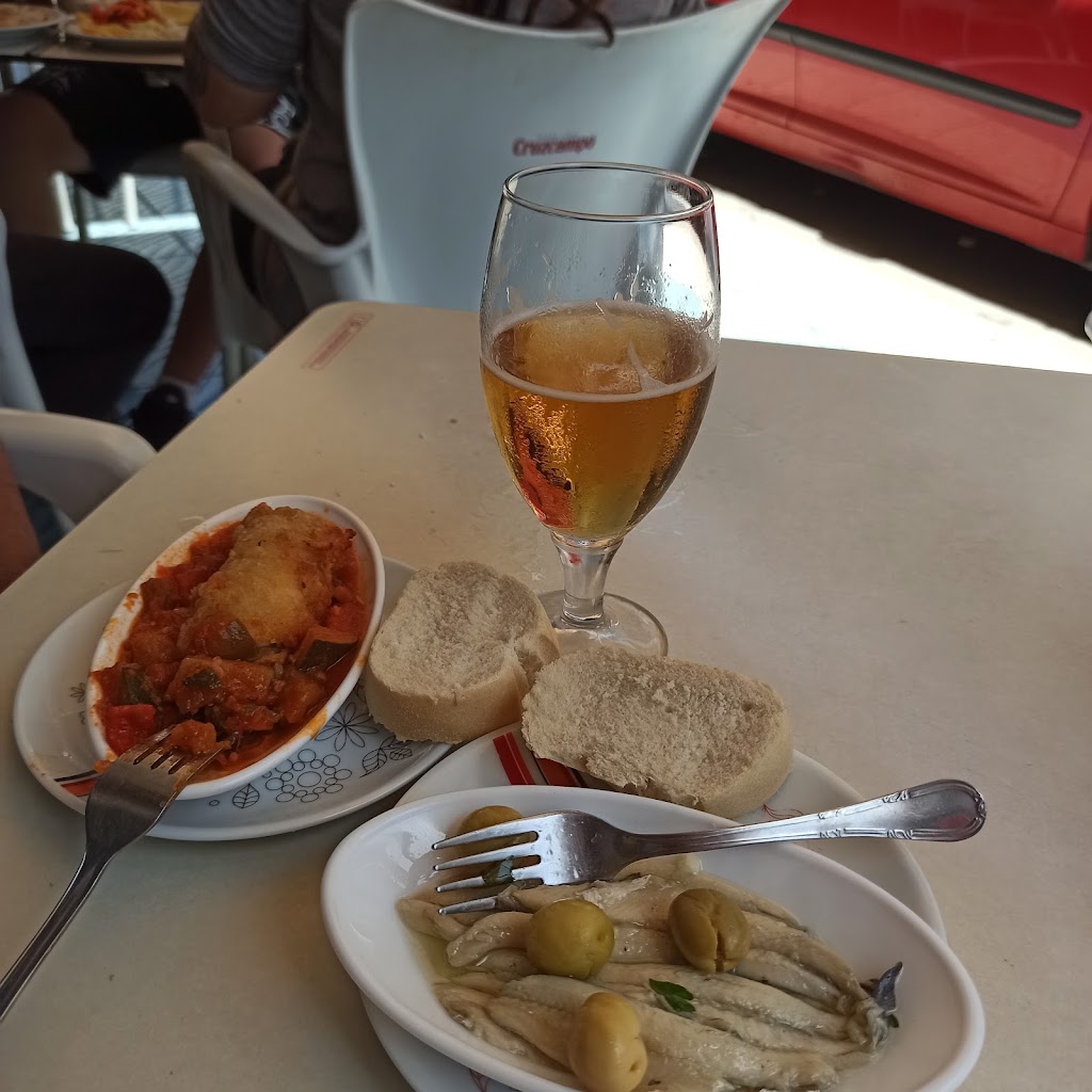 Restaurante Lo Que Sea — Comida y bebida