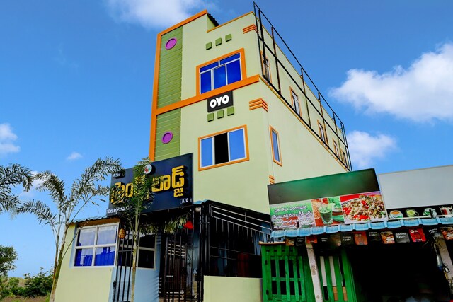 Oyo Flagship 810242 Friends Lodge