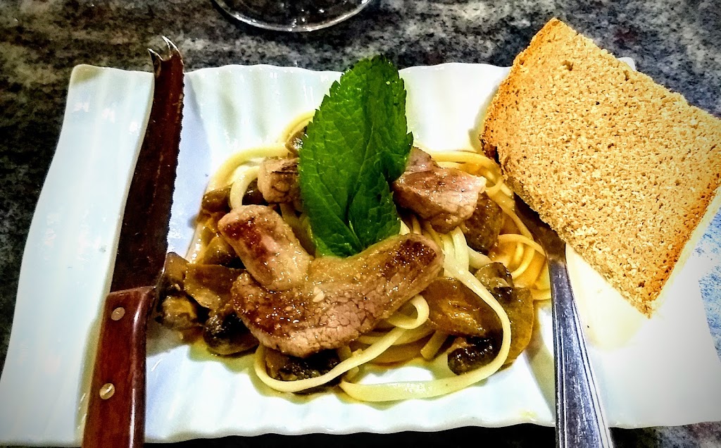 Restaurante Adega Do Carlos — Comida y bebida