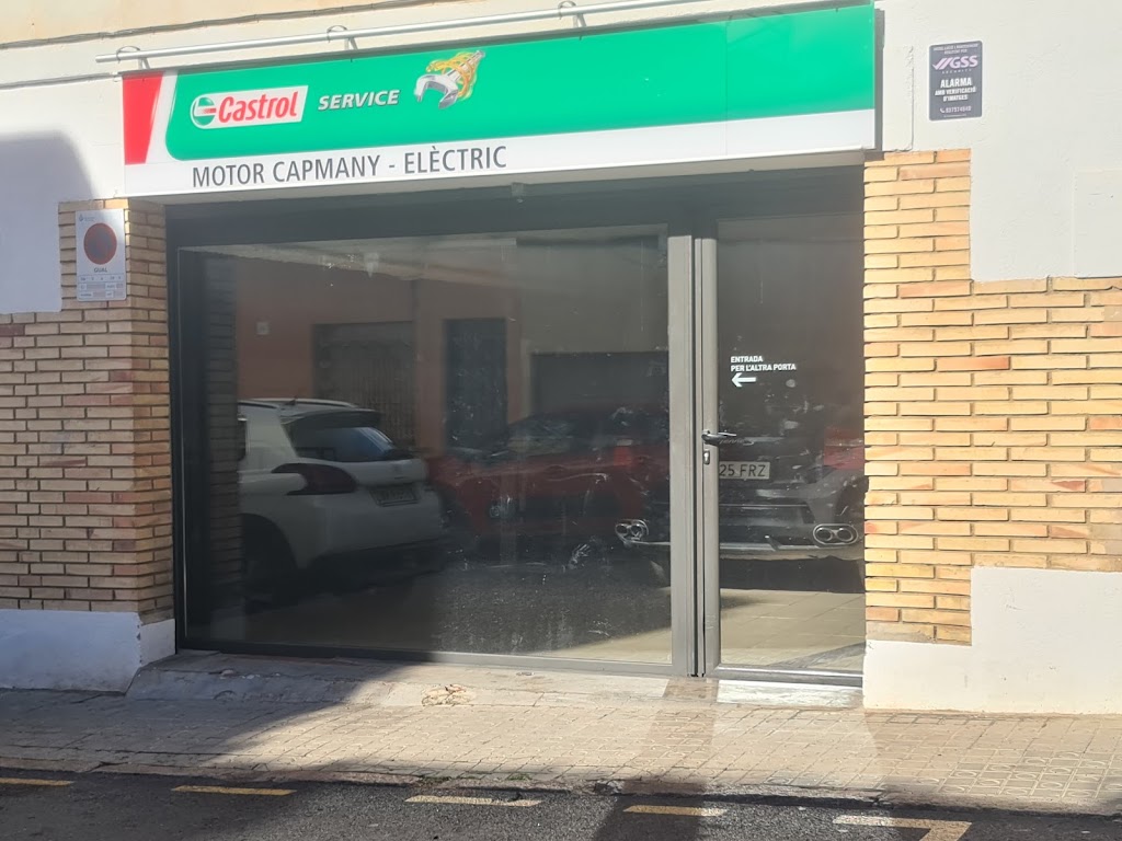 Castrol Service Motor Capmany — Exterior