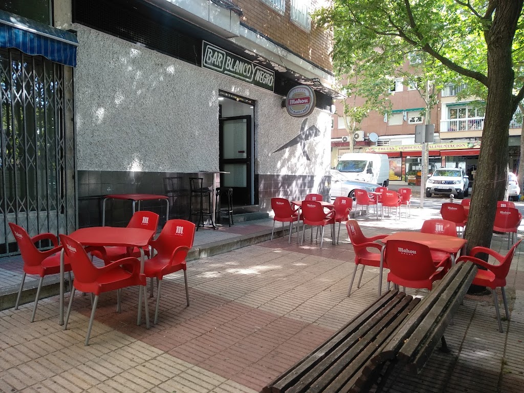 Cafeteria Blanco y Negro Bar