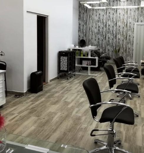 Yuyi Salon - Peluqueria Unisex — Interior