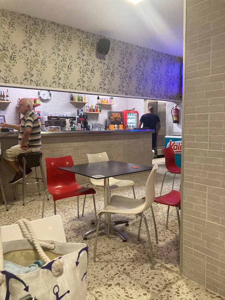 Cafeteria-Terraza Estacion — Ambiente