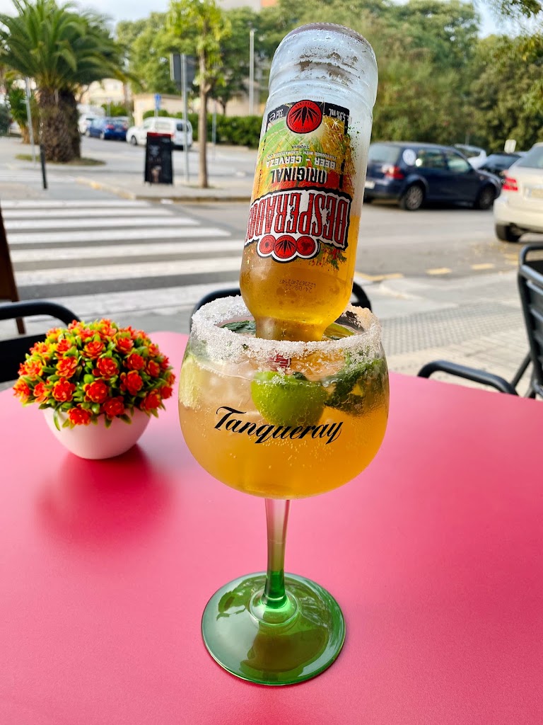 Given Bar Cafeteria — Comida y bebida