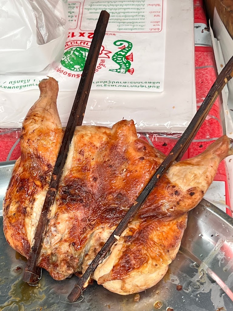 ไก่ย่างอร่อย เทอดไท77/1의 사진