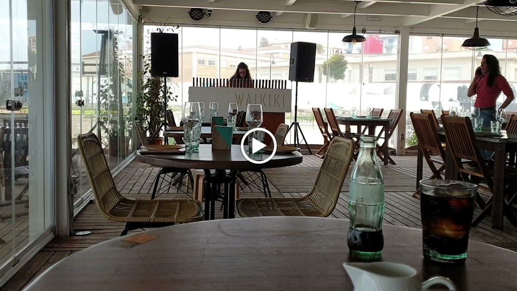 Chiringuito Waikiki — Ambiente