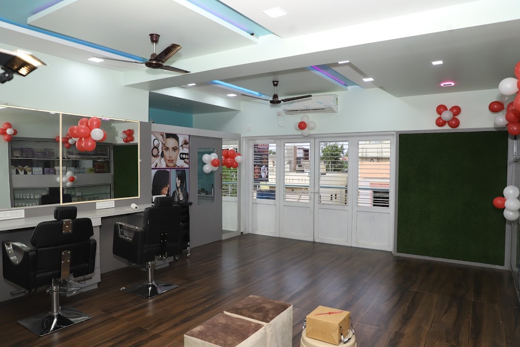 Sakhi Makeup And Beauty Academy Shirpur