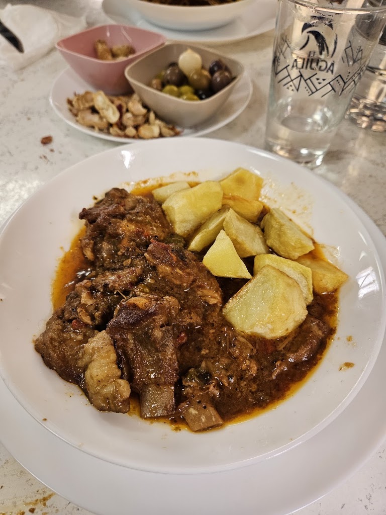 Bar de la Casa de la Cultura — Comida y bebida
