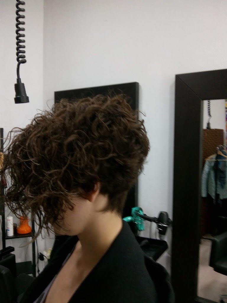 Peluqueria LA PELU del MERCADO — Peinado