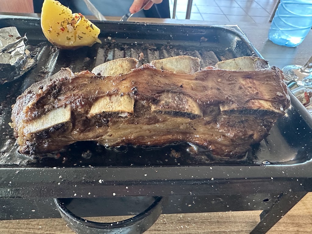 E.S. Crevillent — Comida y bebida