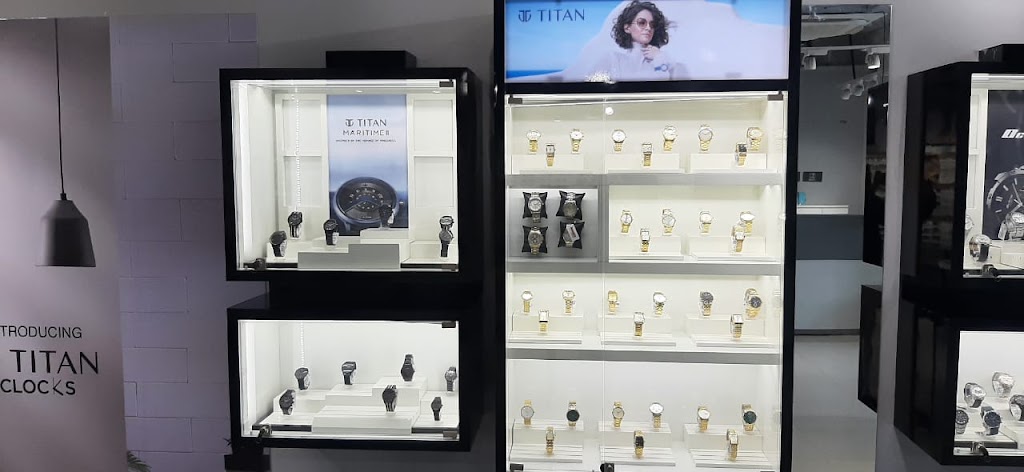 Titan Eye At Dd Puram Bareilly