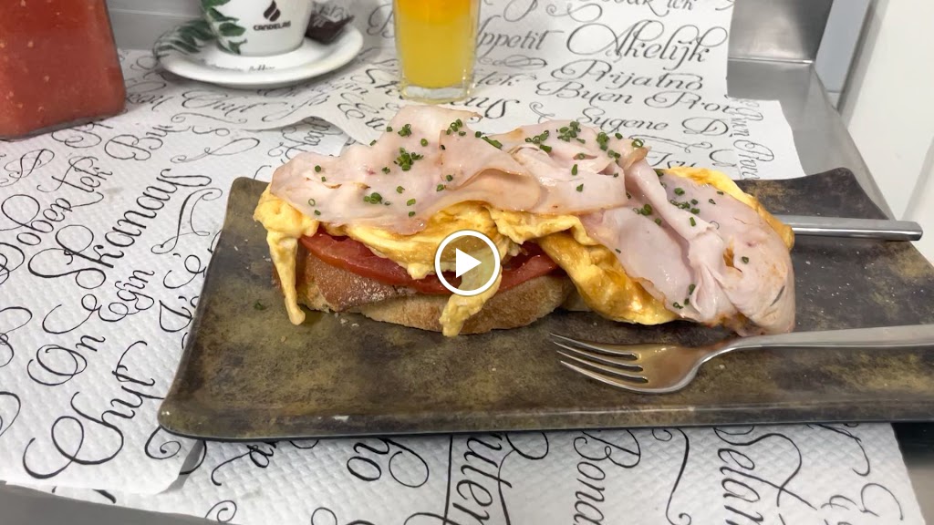 Timber Cafe — Comida y bebida