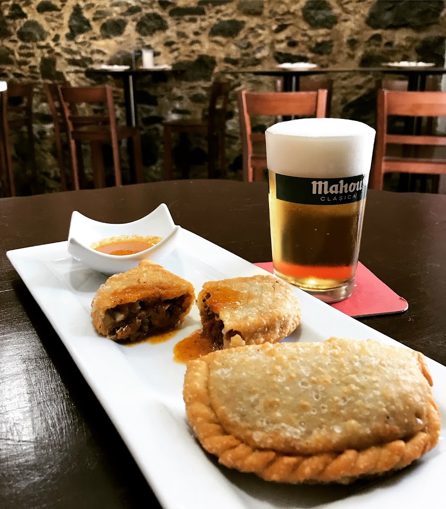 Taberna Tasca Flamboyan — Comida y bebida
