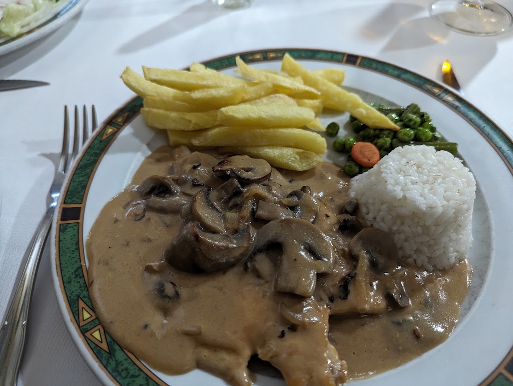 Restaurante Manolo — Comida y bebida