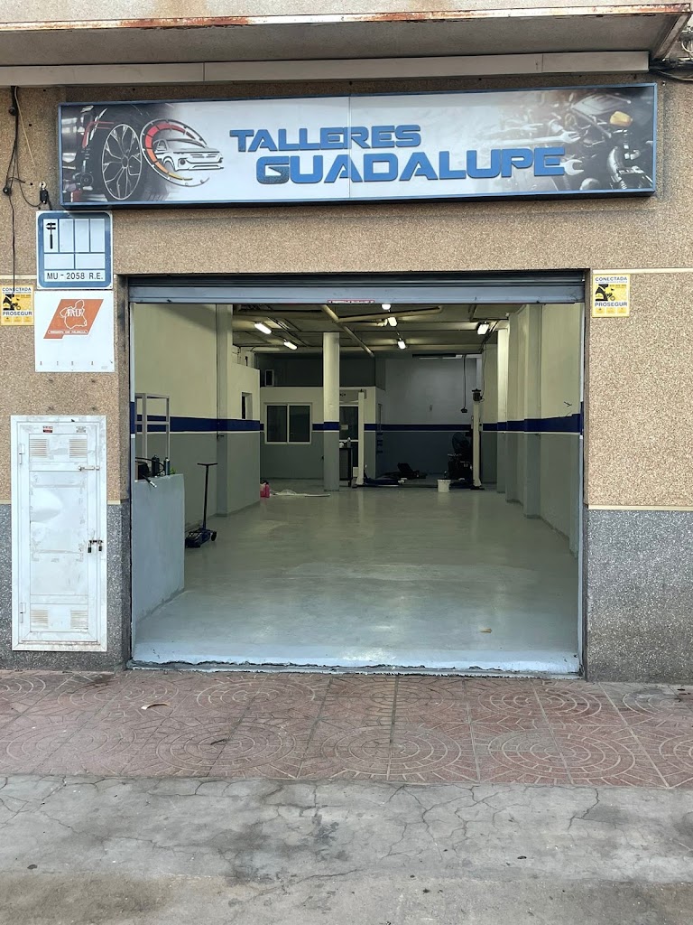 Talleres Guadalupe — Exterior