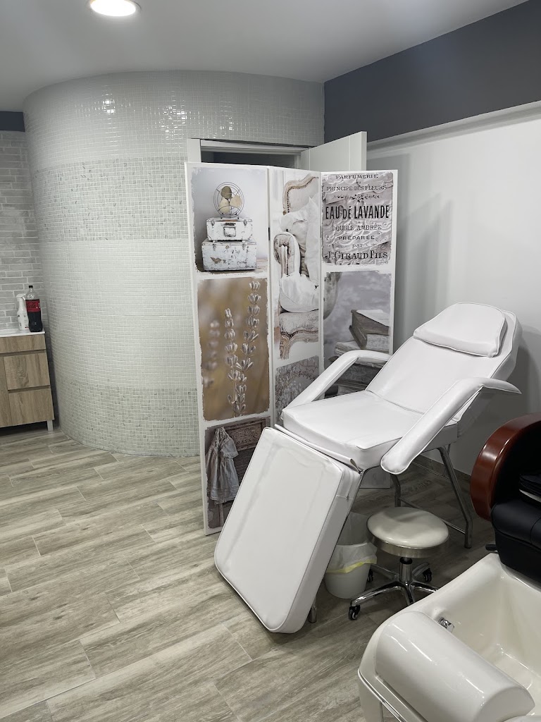 Catalina Nails Studio — Interior