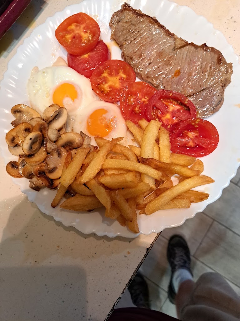 Ana's Cafe Bar — Papas fritas