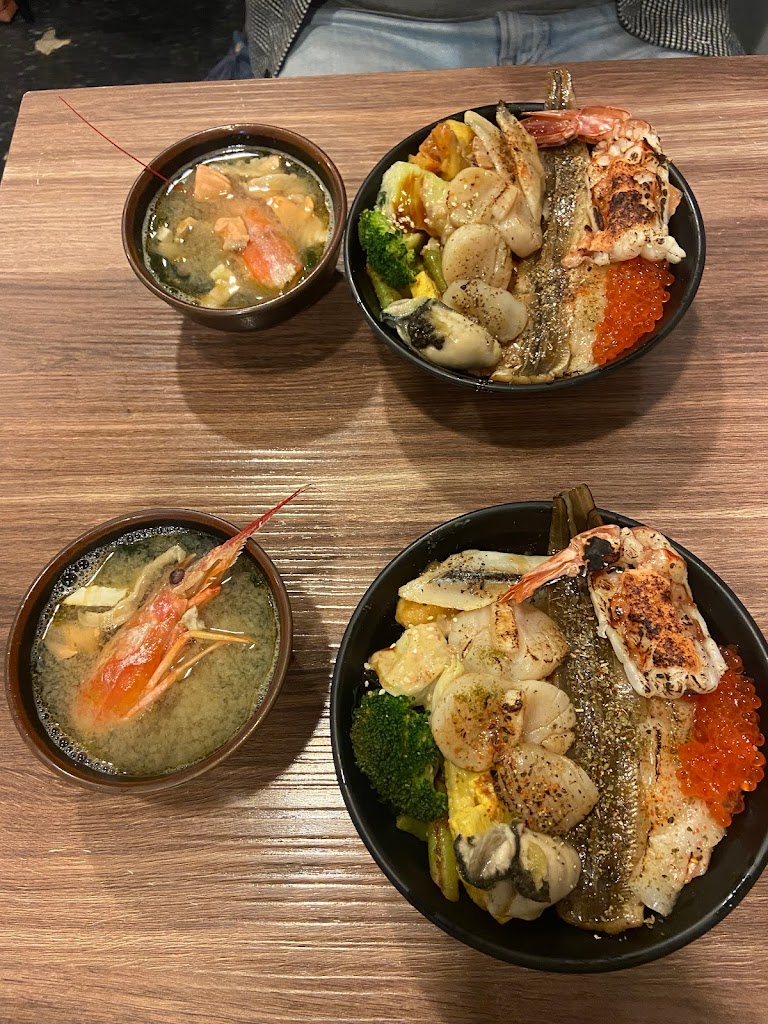 心KOKORO 食堂 （鮭魚海鮮專賣）公館美食 丼飯、定食、壽司、拉麵 。本店無訂位服務皆以現場候位為主。菜單皆以官方IG.FB公佈之最新版本為主。歡迎光臨 謝謝 的照片