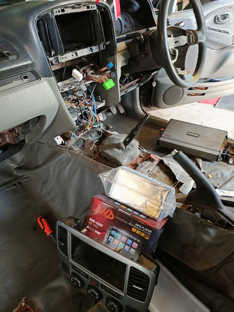 Bengkel dan variasi mobil