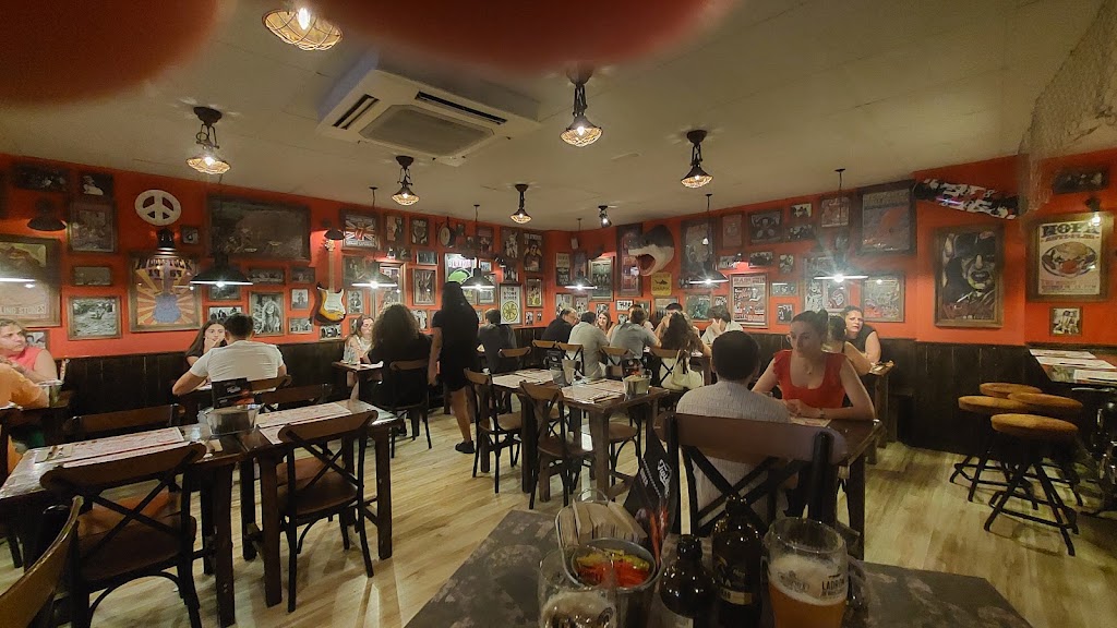 Twister Rock&Food El Carrascal — Ambiente