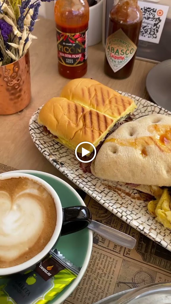 Cafeteria Boulangerie (Adeje) — Videos