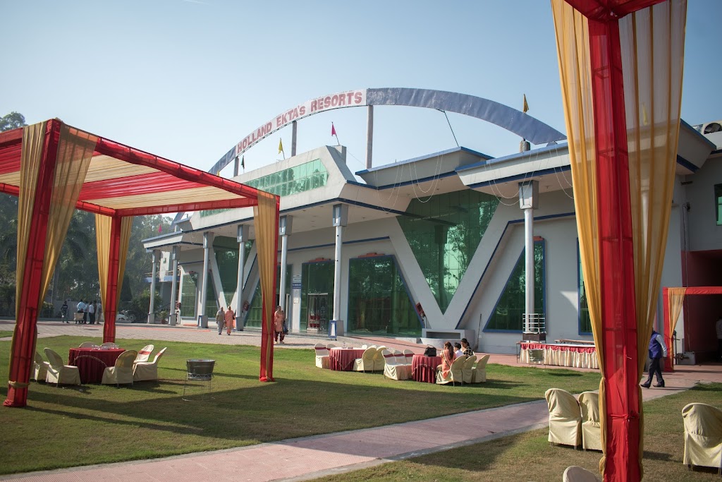 Holland Ekta S Resorts