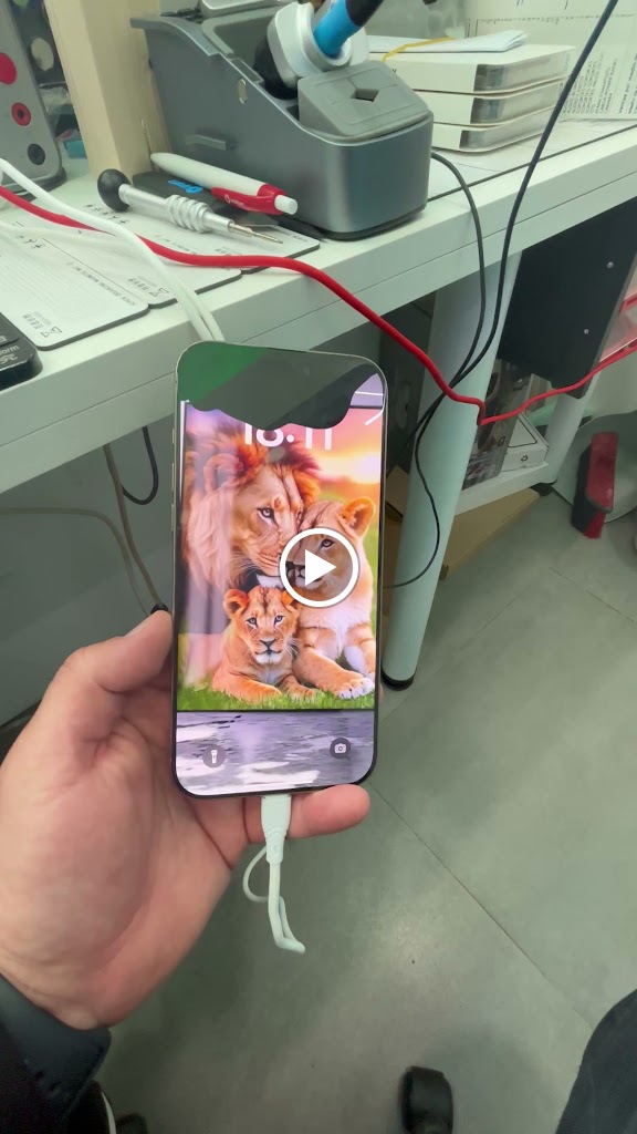 Phone Repair Workshop — Del propietario
