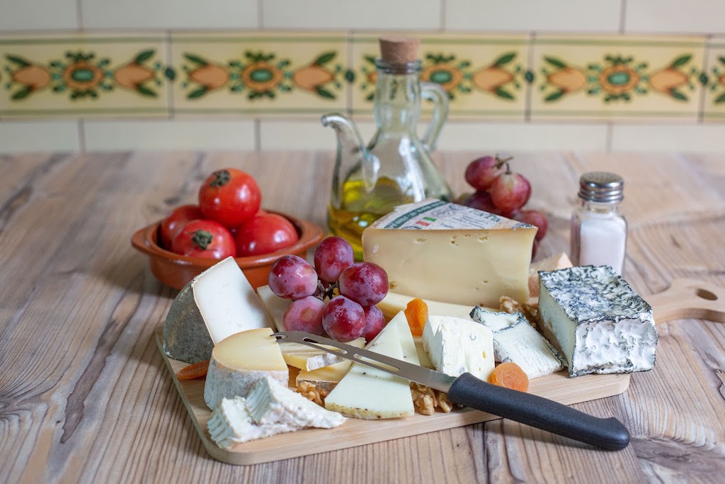Cava 86 — Comida y bebida