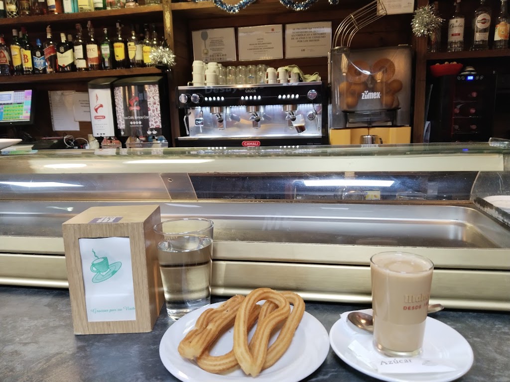Cafe Restaurant La Roca — Ambiente