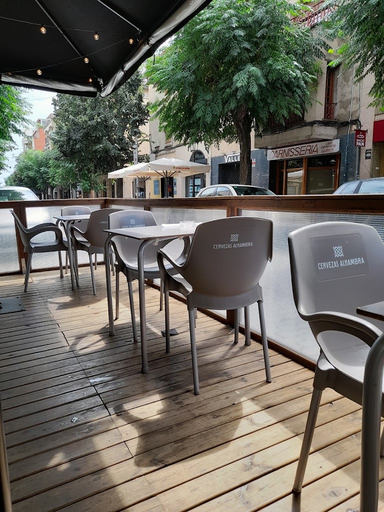 La Taperia de Caldes — Ambiente