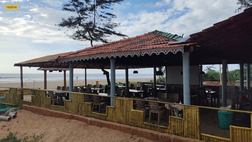 Ocean Breeze Cottage And Cafe