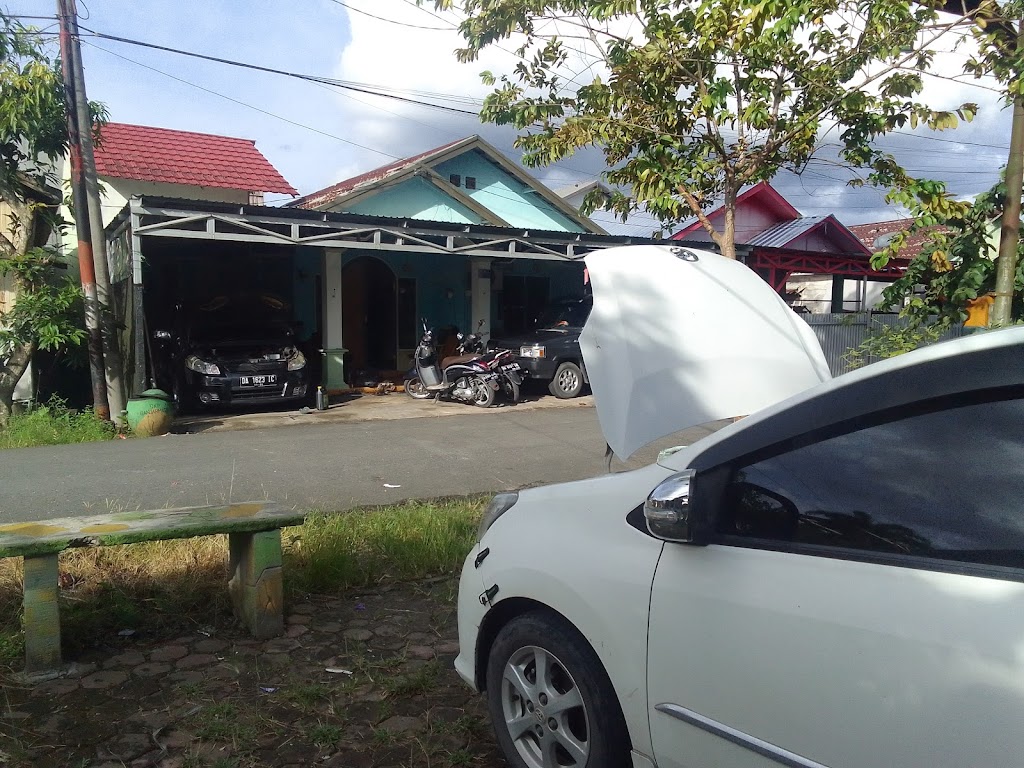 Bengkel Mobil Om Pii